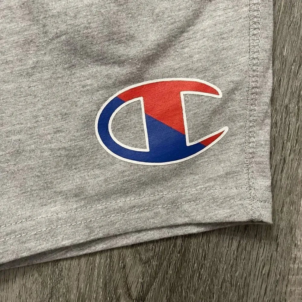 Champion boy’s gray